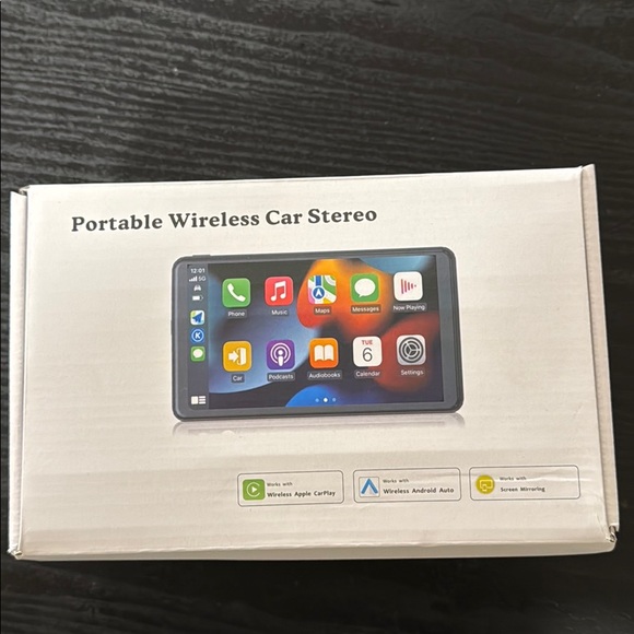 Wireless car play/Android radio with backup camera - Picture 1 of 4